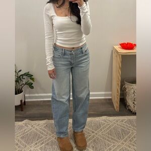 AMERICAN EAGLE BARREL JEAN